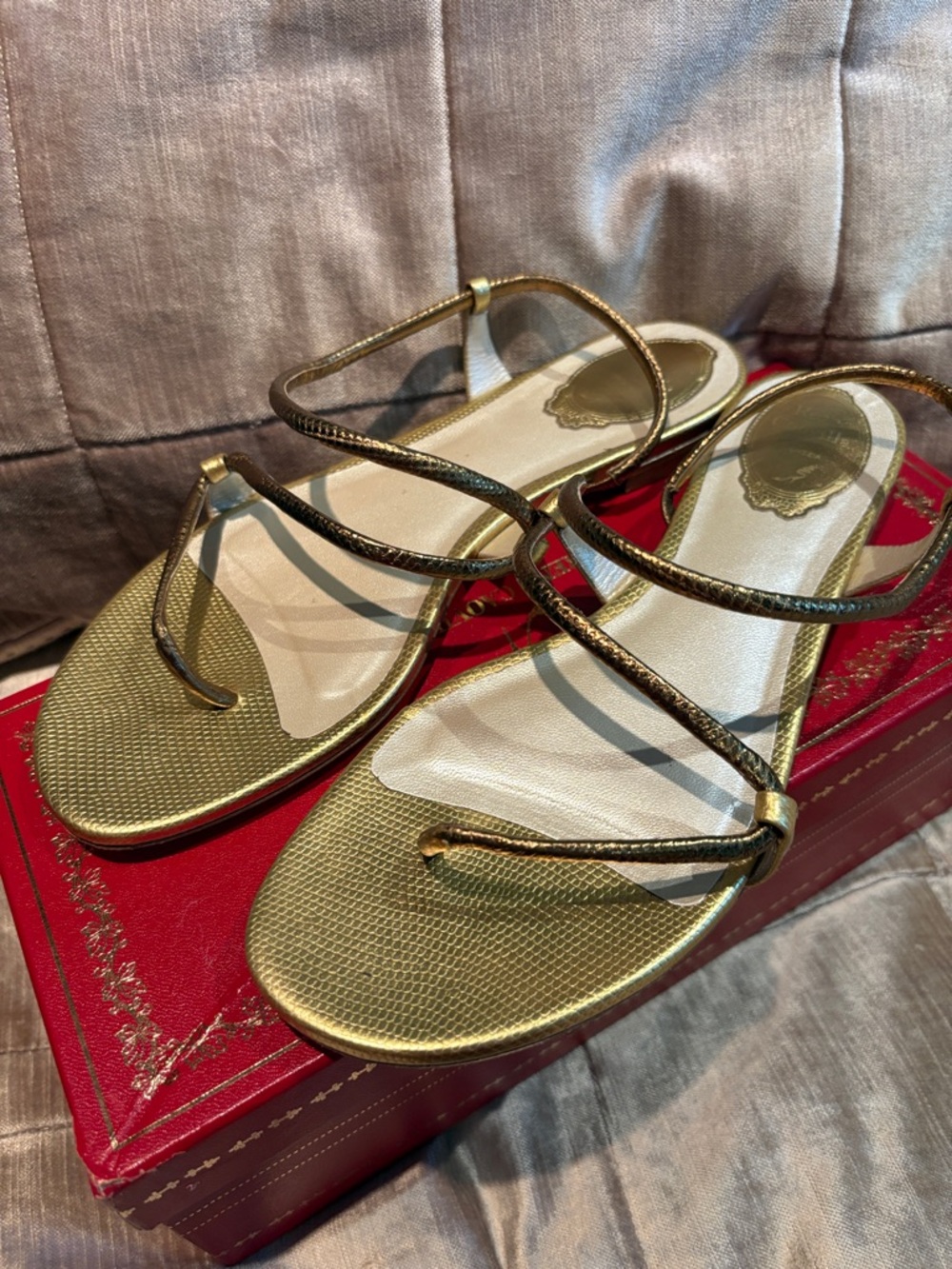 Rene Caovilla Metallic Joelle Gold Strappy Toe-Loop Sandals 38 1/2